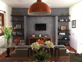 Co powiesić nad komodą w salonie