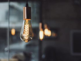 Lampa podłogowa czy wisząca