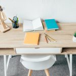 biurko do pokoju młodzieżowego